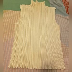 Vintage shiny white sleeveless blouse